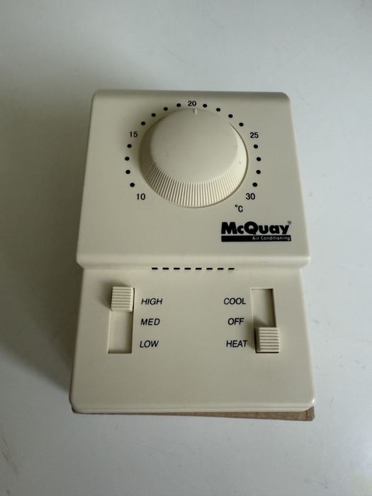 Vand termostat analogic ventiloconvector McQuay