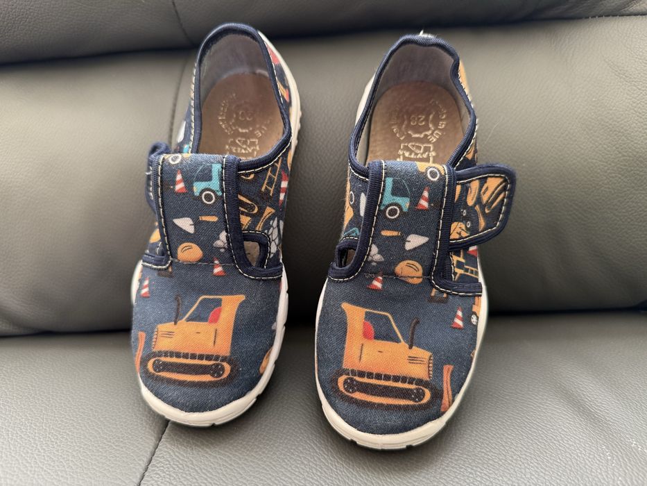 Пантофи за момче 28 размер