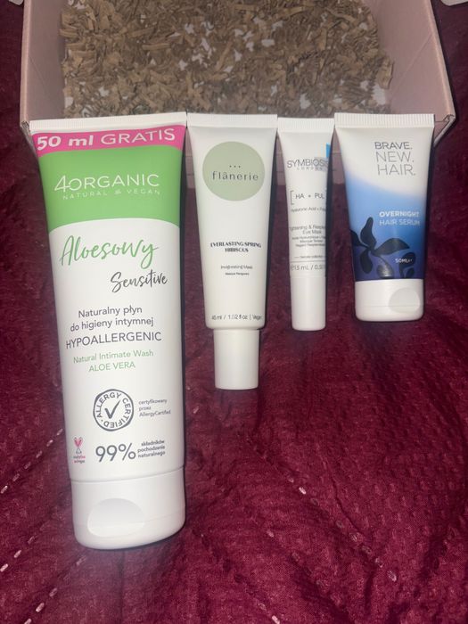 Лот с Symbiosis, Flanerie, 4organic и brave new hair.