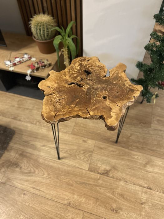 Уникална холна масичка от маслина и метал