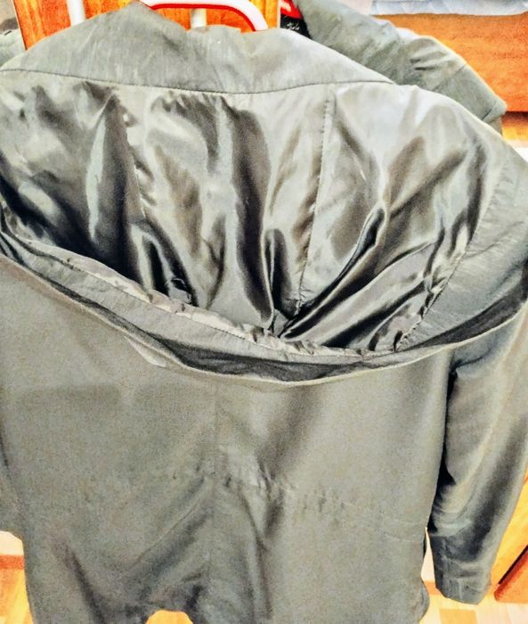 Pardesiu nou negru mărimea 44 din Finlanda pentru femei