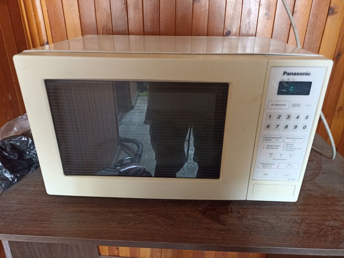 Микровълнова Panasonic NN-K448W