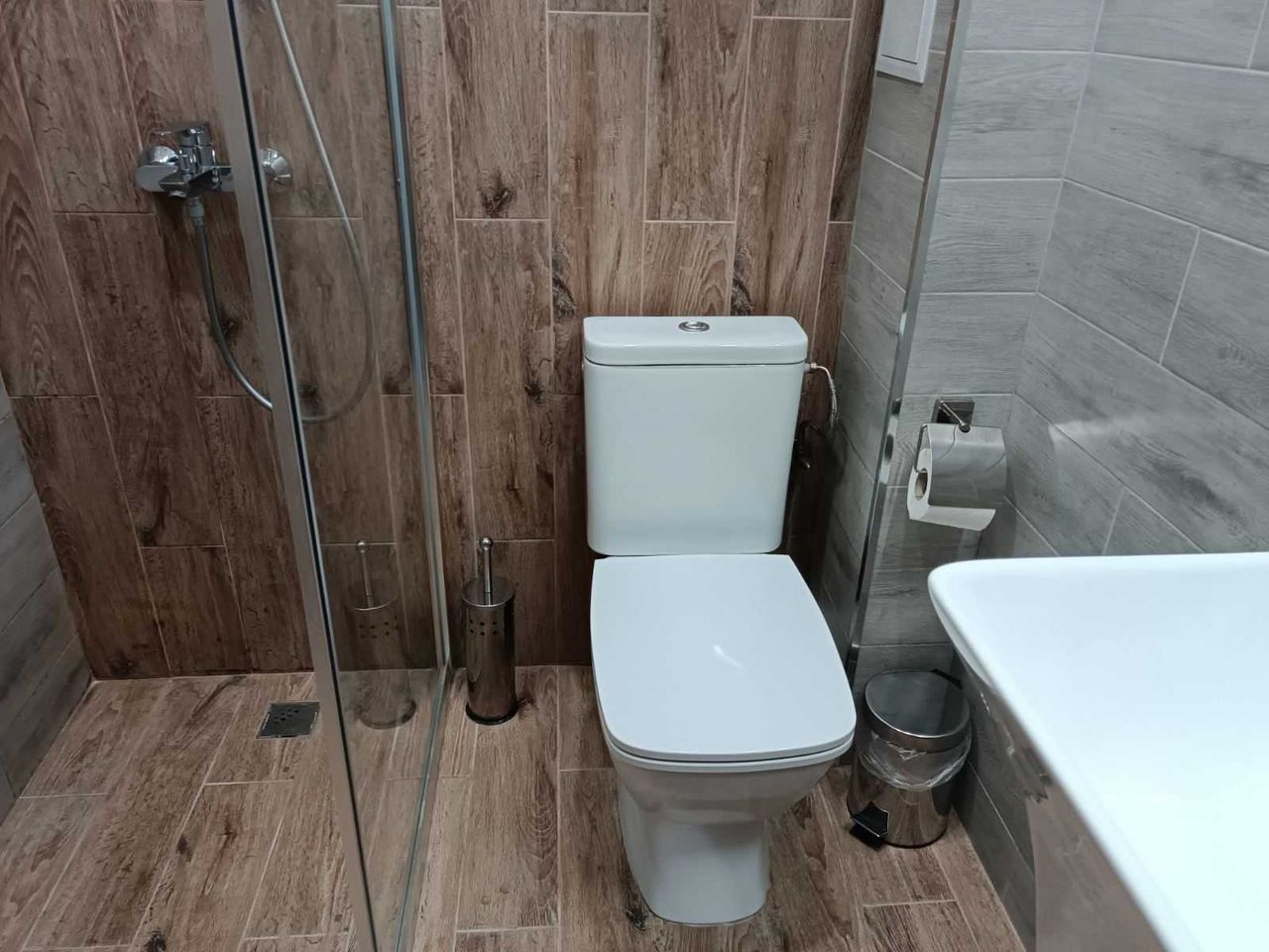 Дава се под наем Двустаен апартамент в Варна, Център - 55 кв.м за 408 € - Снимка #11