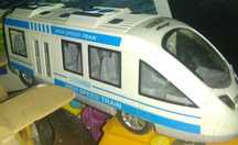 Jucarie tren cu roti cca 25-30 cm / autobuz mic, alb sau schimb