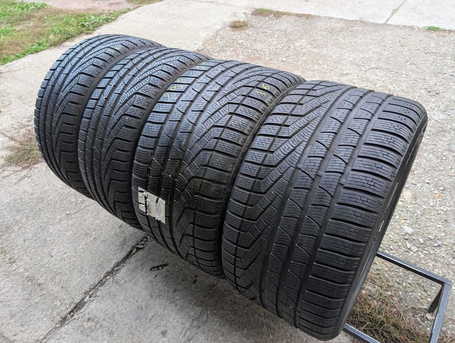 SET 4 Anvelope Iarna 235/40 R19 + 295/35 R19 PIRELLI Sottozero Winter