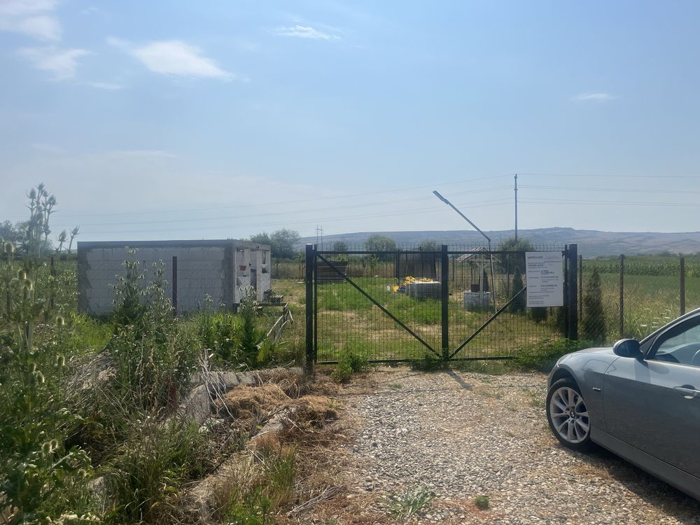 Vand teren cu proiect pentru casa