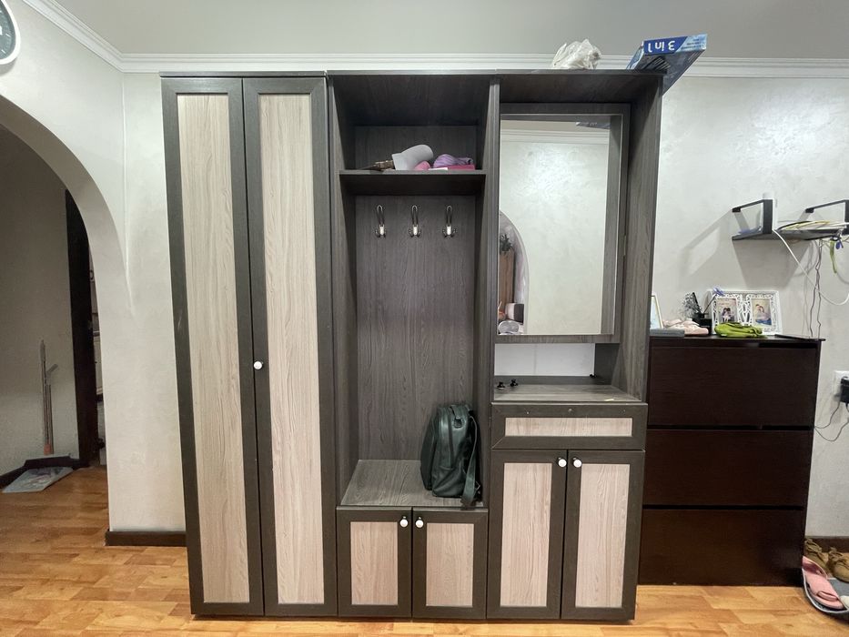 Продам шкаф в прихожую