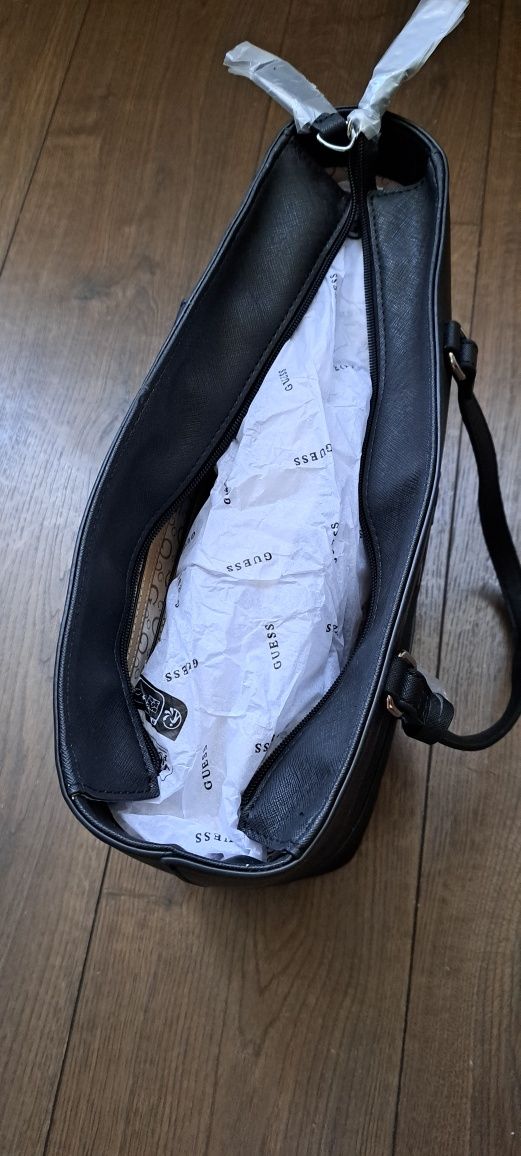 Нова оригинална чанта GUESS