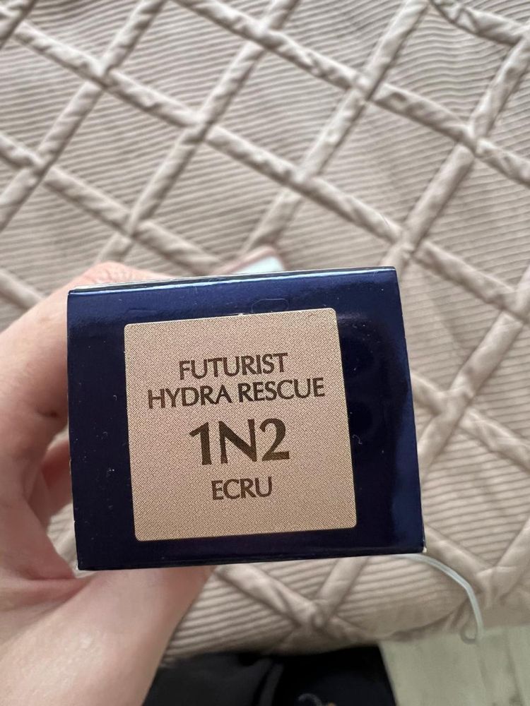 Estee Lauder futurist тональный