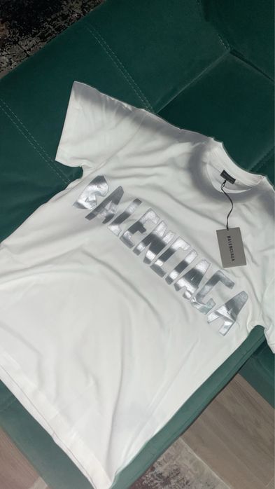 Tricou balenciaga