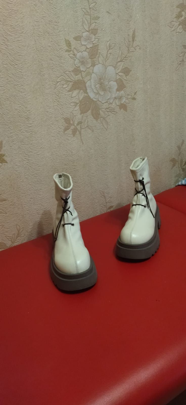 Стильные новые демисезоние ботинки р-р 39-40