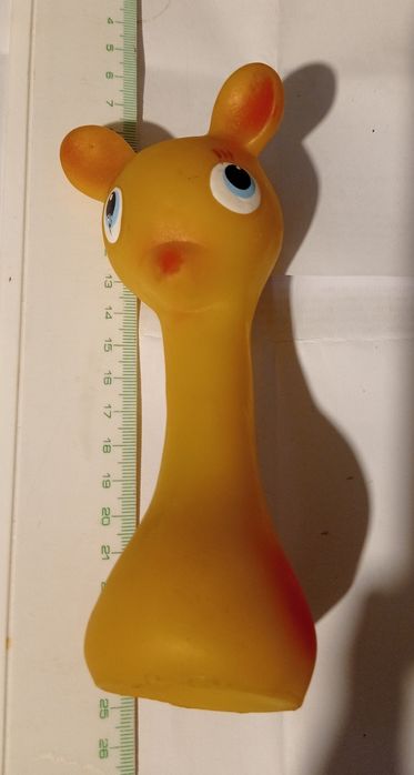 Vând/Schimb figurine din cauciuc.Preț în funcție de jucăria aleasă.