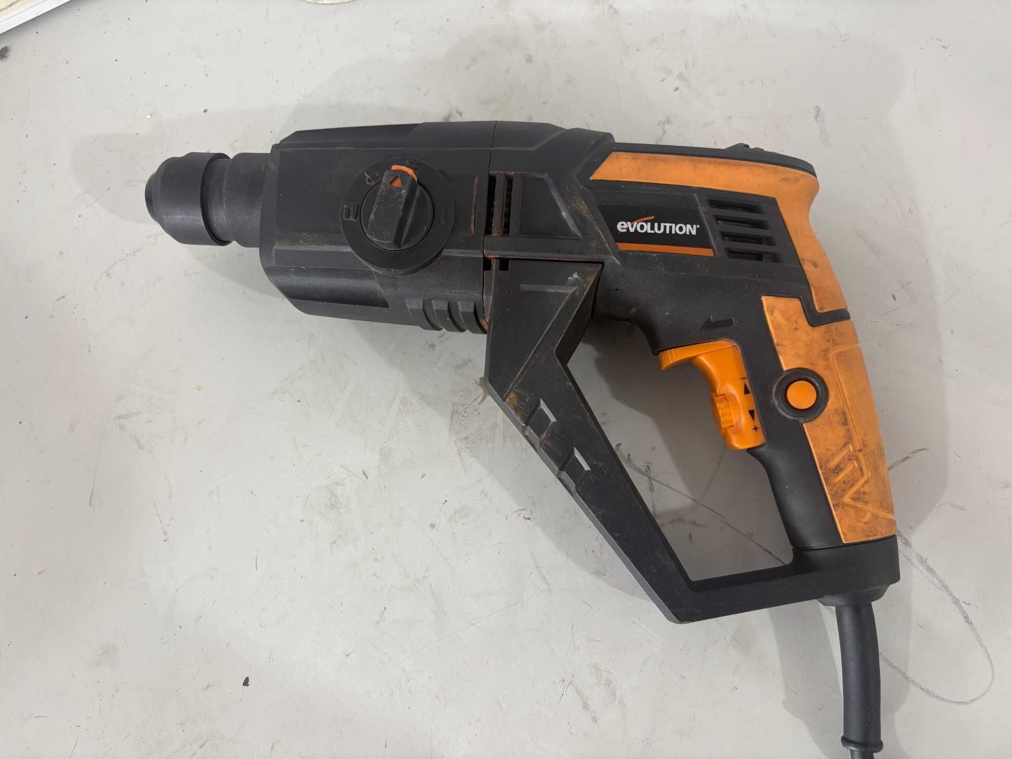 Перфоратор - Evolution 650W