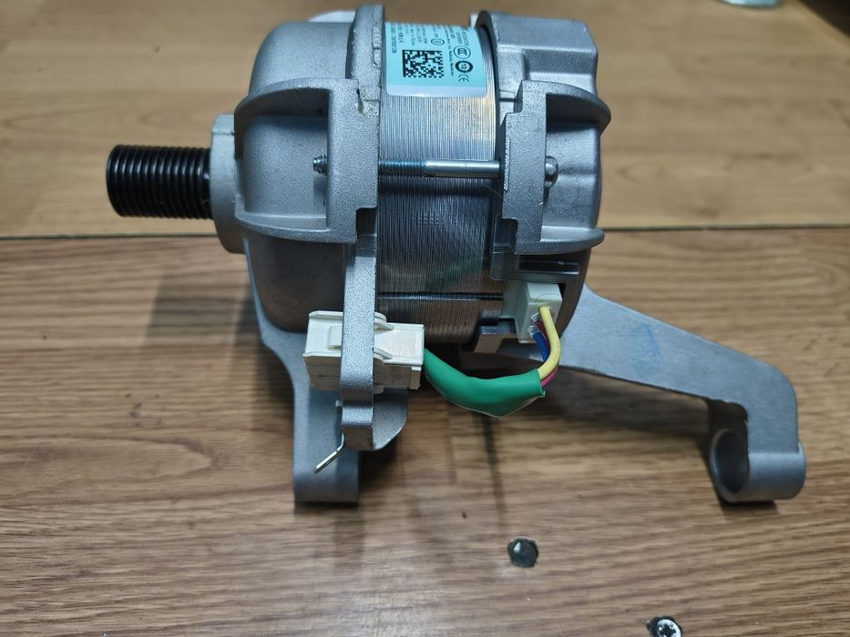 Vând motor mașină spălat Candy