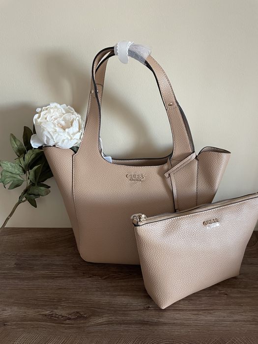 Дамска чанта Guess