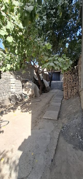 Продаётся 3-х.ком.квартира на земле со дворам 2,5 сотих .Яшнабадском р