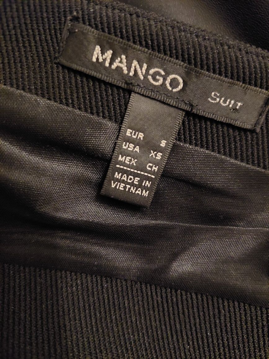 Продаю платье в отличном состоянии Mango