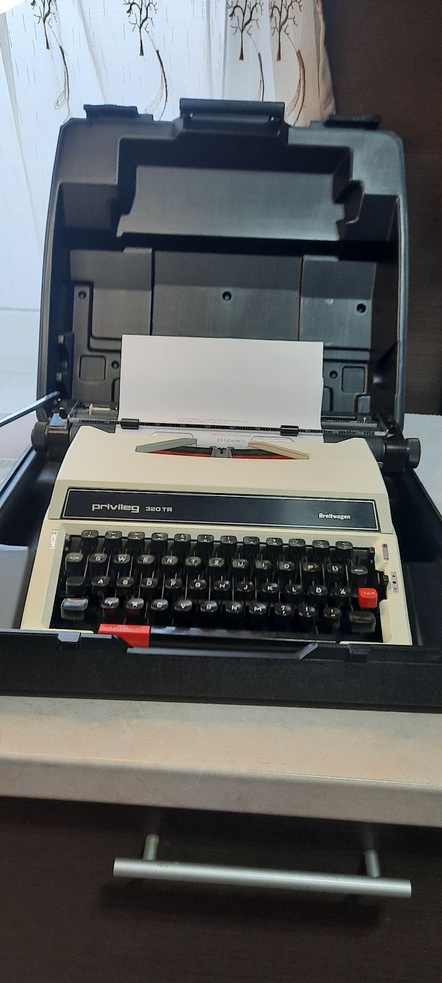 Mașină de scris Privileg 320TR impecabilă