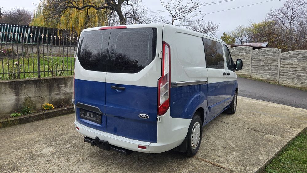 Ford Transit Custom 5 Locuri