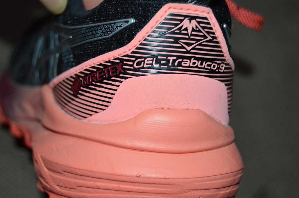Adidasi alergare trail femei Asics Gel Trabuco 9 marime 39 Gore-tex
