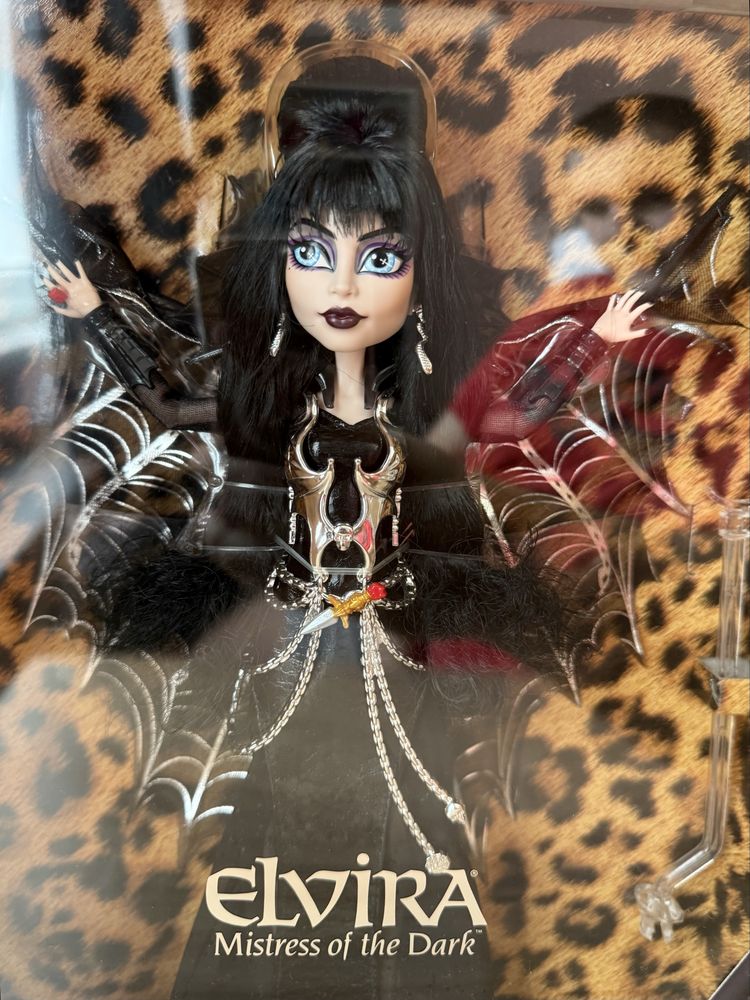 Колекционерска кукла Monster High Elvira Skullector