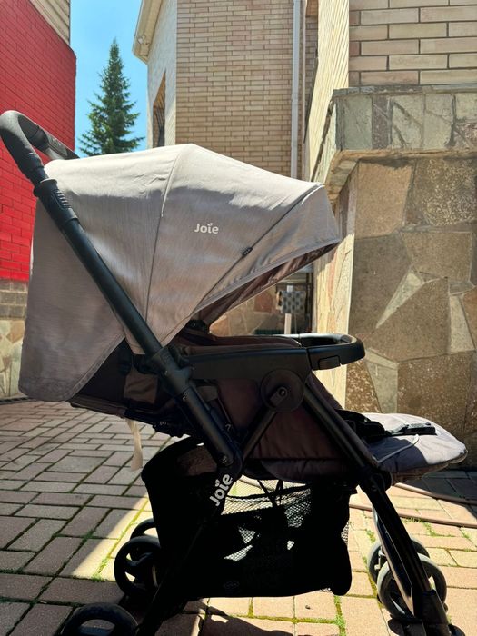 Коляска Joie. В отличном состоянии