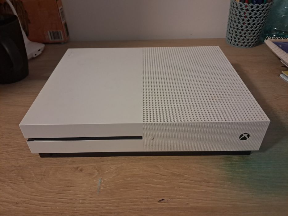 Model:Xbox one s,capacitate:500gb