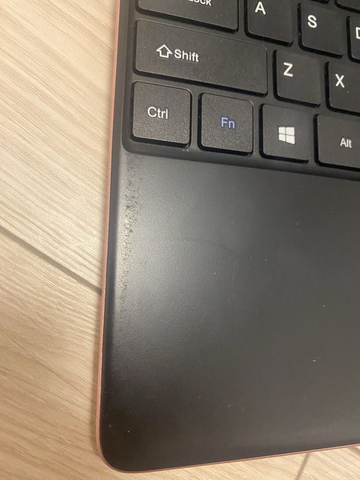 Laptop Myria 4GB RAM culoare roz