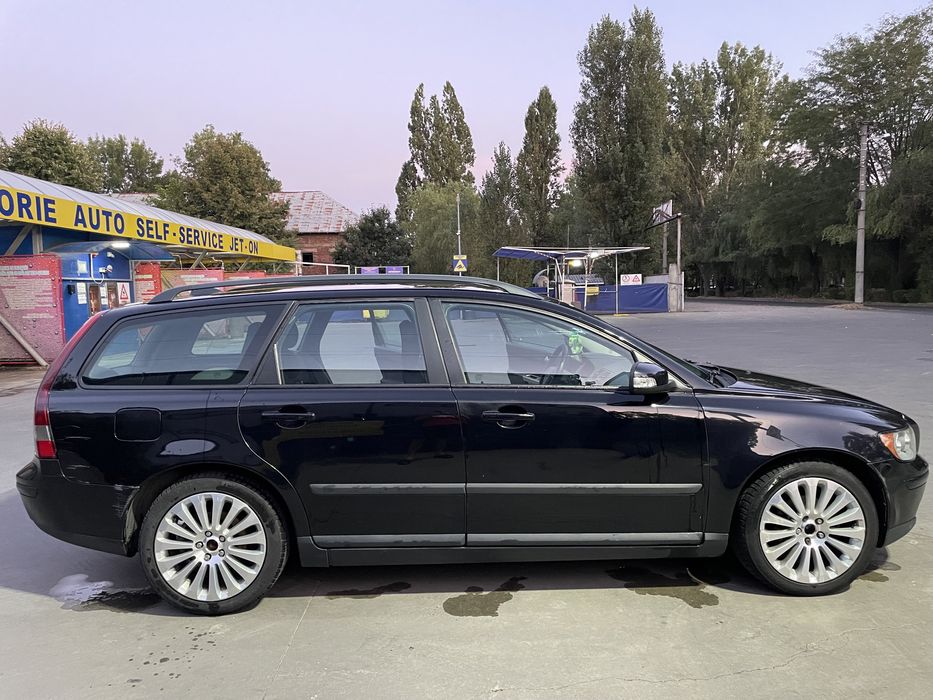 Vand Volvo V50 2006 1.6D AVARIAT (dar functioneaza) ULTIMUL PRET 6.200