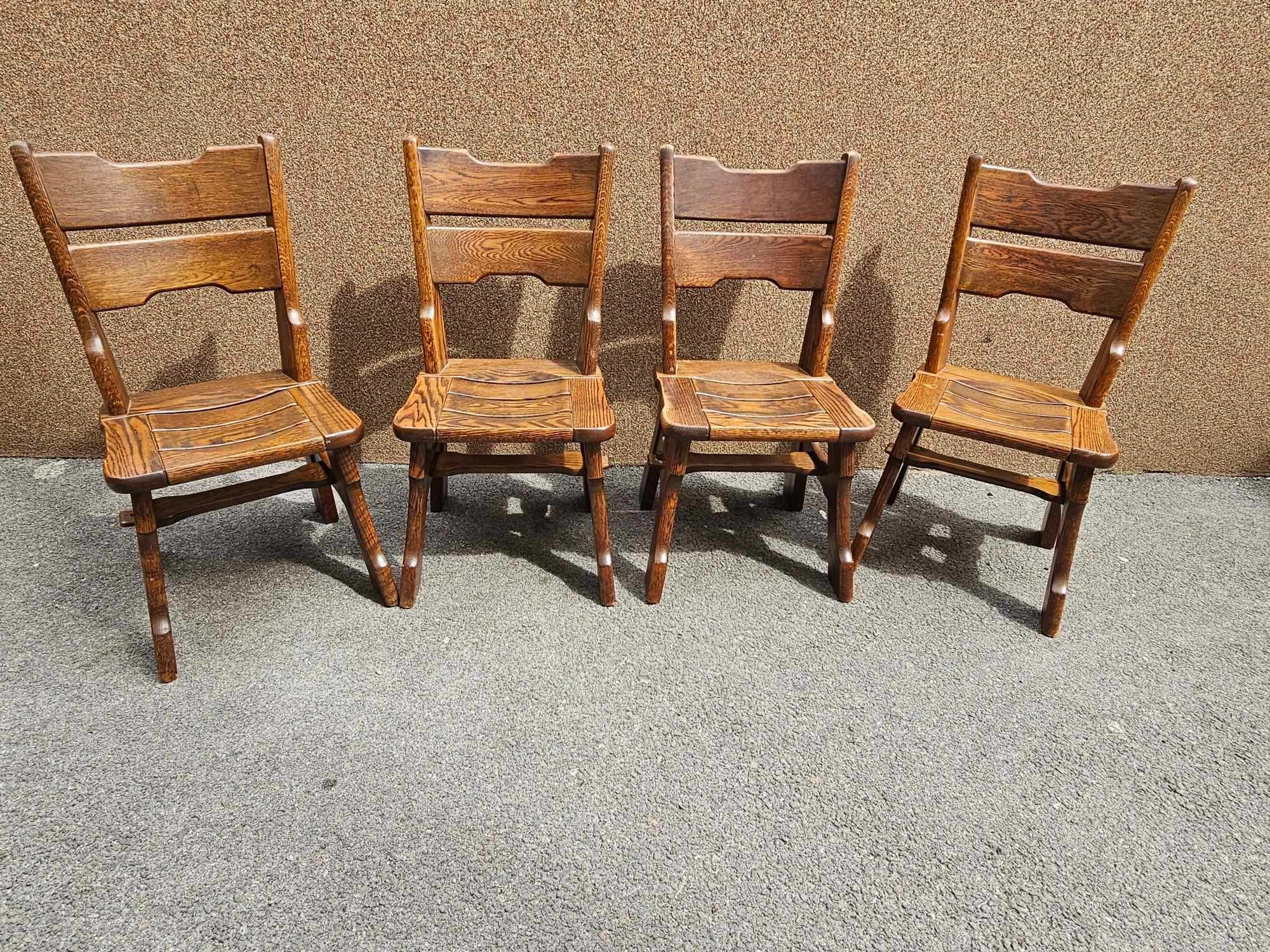 Масивни дъбови трапезни столове