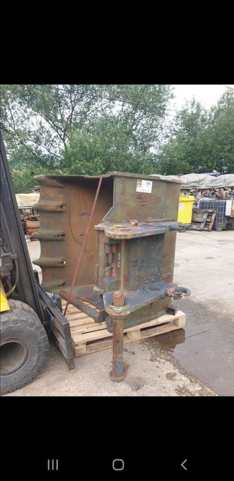 Vînd cupe Excavator de săpat și taluz