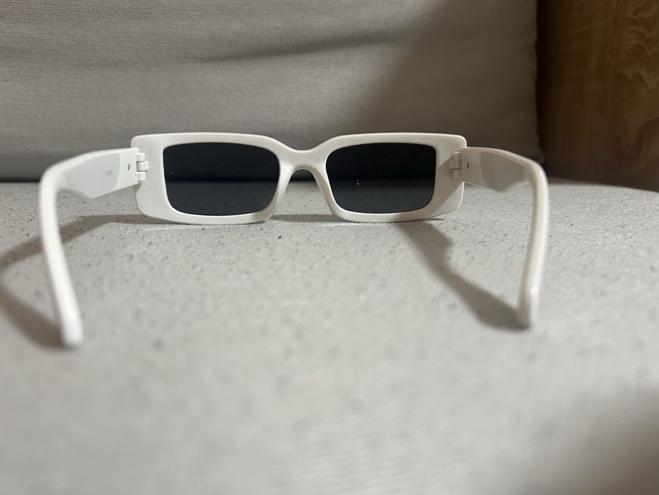 ochelari de soare off white