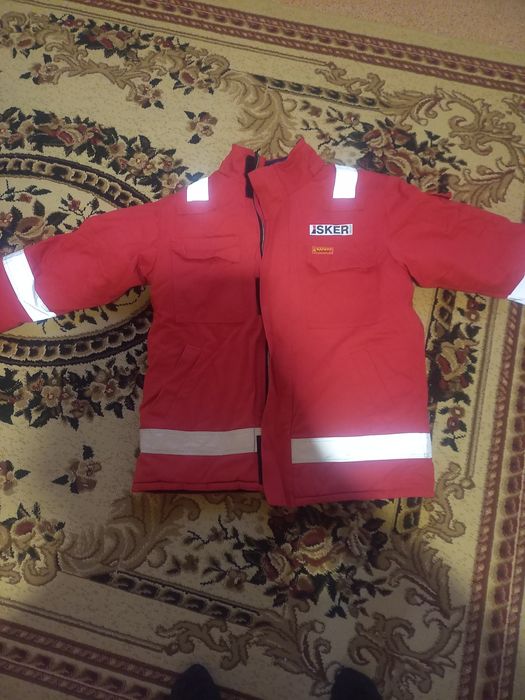 Продам зимнию куртку