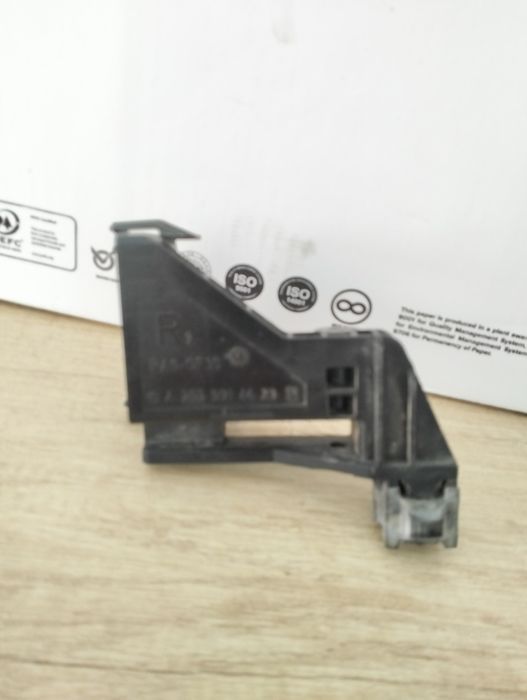 Suporți radiatoare Mercedes Benz clasa C W205