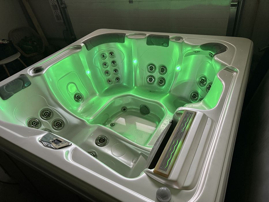 Jacuzzi ciubar spa piscina