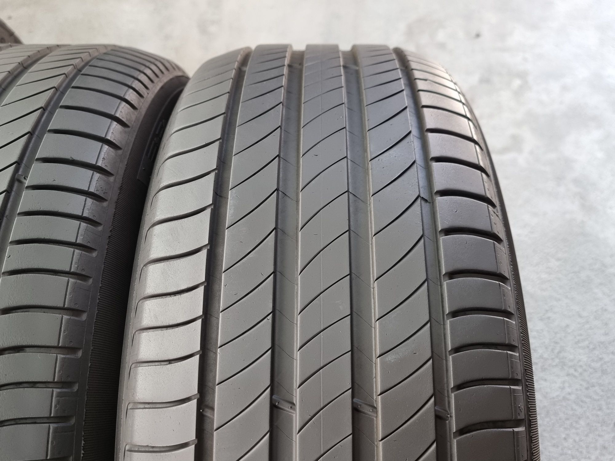 "Dot 22" 235/55/18 Michelin 4Броя: 400лв 6мм