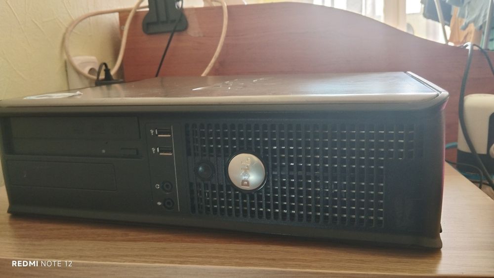 Продавам Компютър Dell Optiplex 760