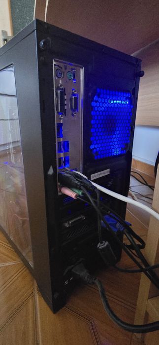 Vând sistem desktop