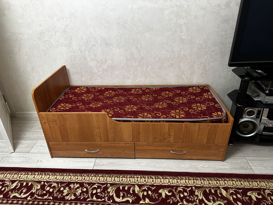 детский кровать почти новый