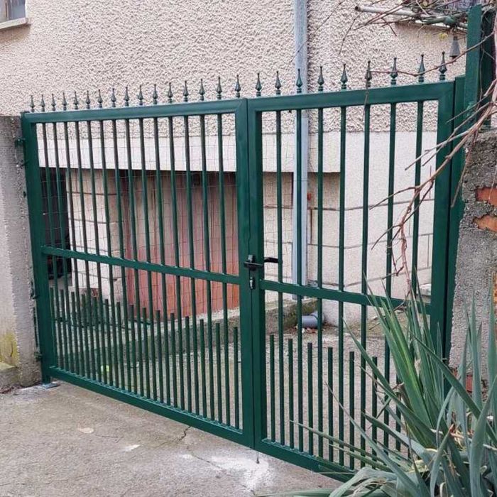 Метлни дворни врати и оградни пата
