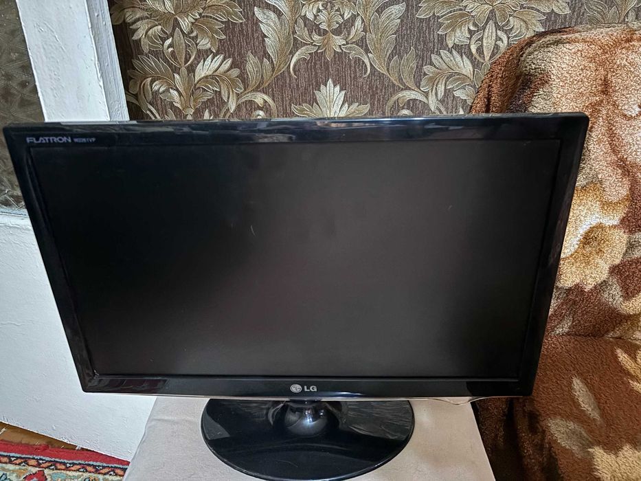 Монитор LG W2261VP-PF
