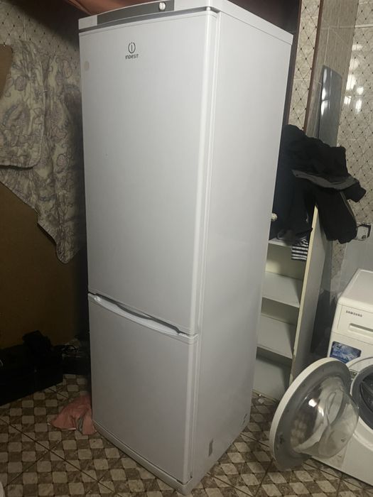 Холодильник в хорошем состаяний