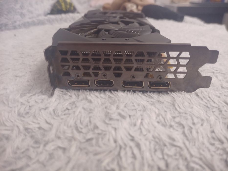 Vand RTX 2070 8GB de la Gigabyte