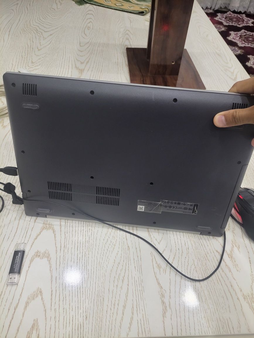 Lenovo 2017 yil 4 ram / 1 terabayt