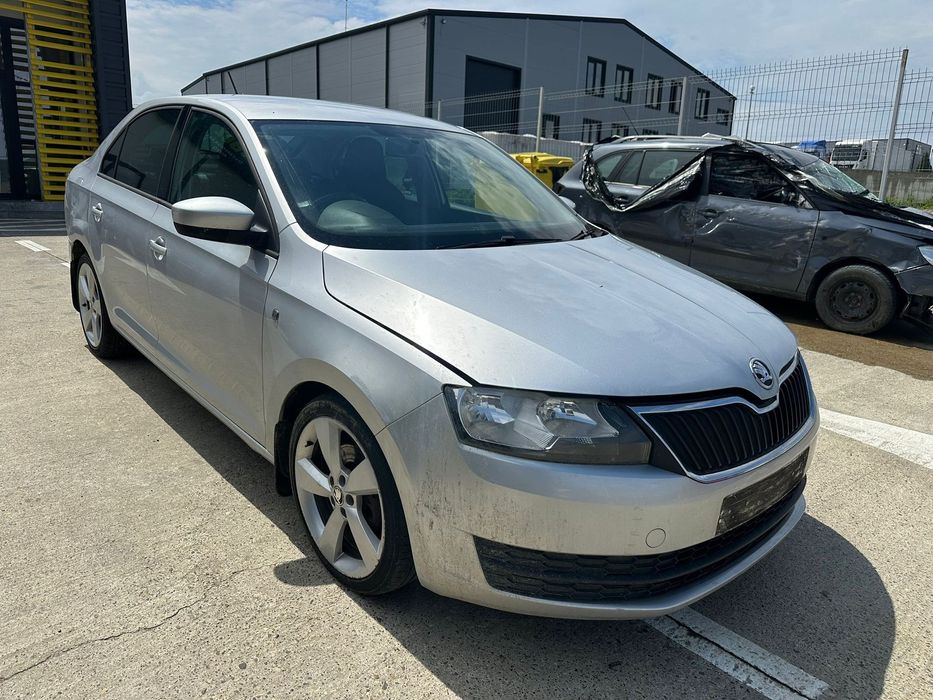 Dezmembrez / Dezmembrari / Piese / Accesorii Bmw Skoda rapid 2012 berlina argintie 1.6 tdi CAYC