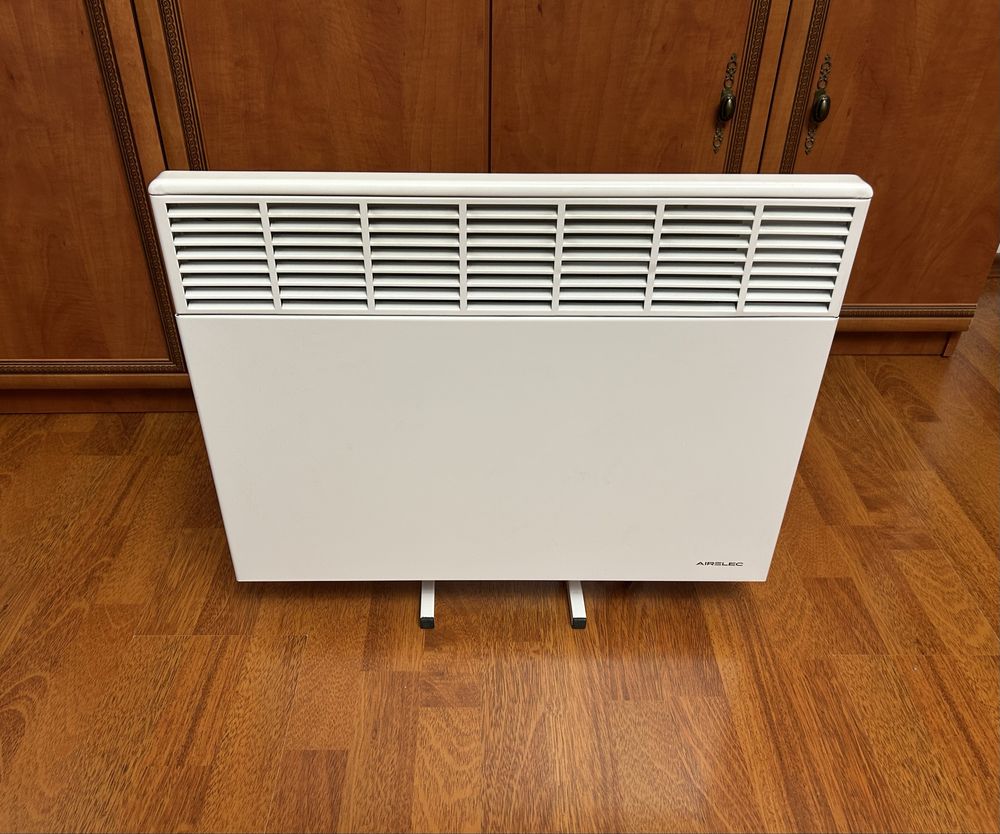 Конвектор Airelec Basic Pro 1500W[ел. термостат/дигитално управление]