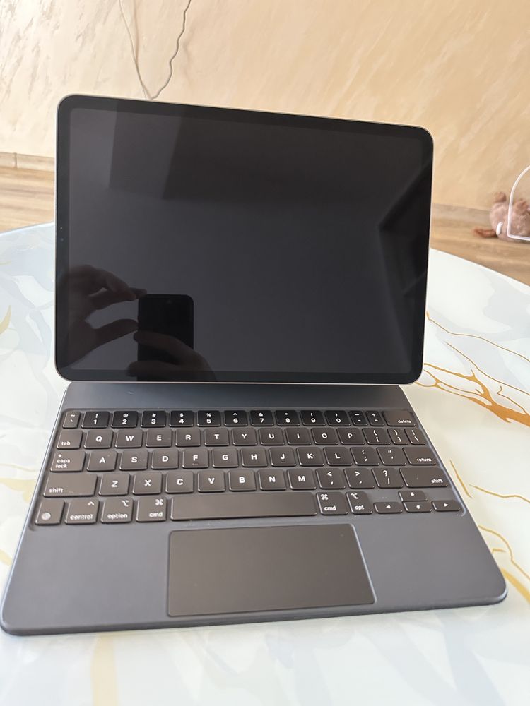 iPad Pro 11'' 1st gen WiFi 64 GB Space Grey (fara keyboard si pencil)