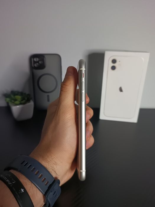 Apple iPhone 11, Silver - Ca nou!