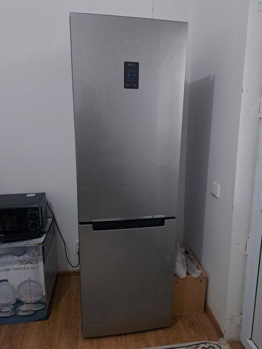 Холодильник SAMSUNG