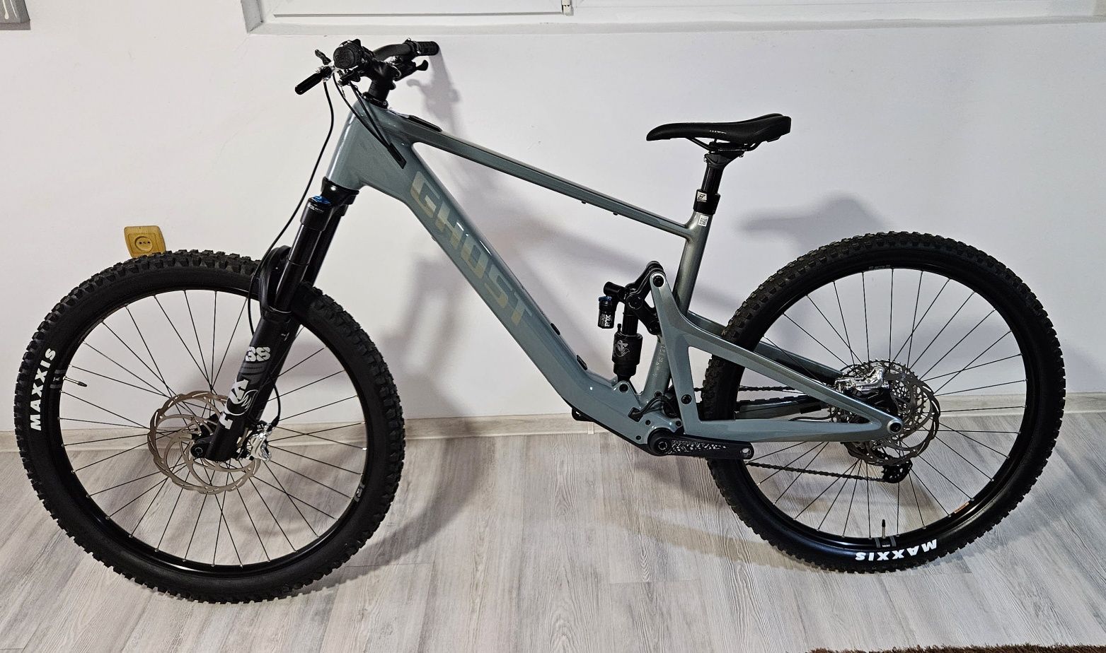 Bicicleta electrica Carbon 2024 Ghost Pathriot Advanced 29 XL Fox 38